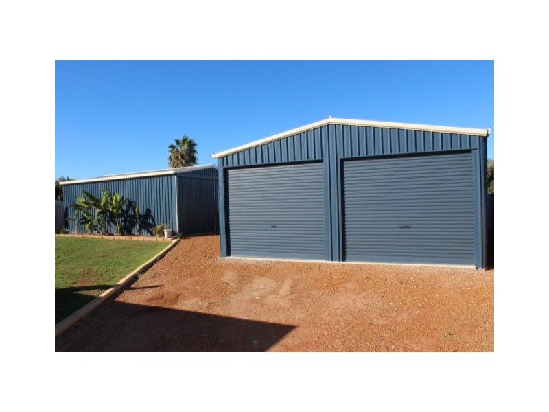 18 Waterfront Circle, Drummond Cove WA 6532