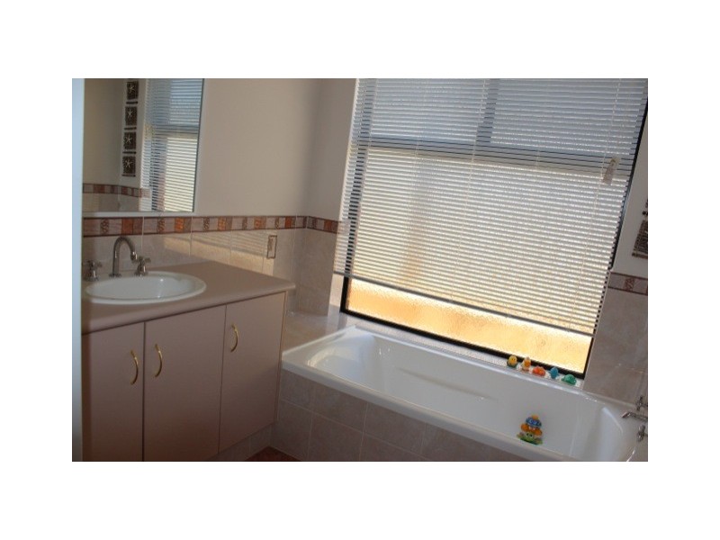 37 Ego Creek Loop, Waggrakine WA 6530