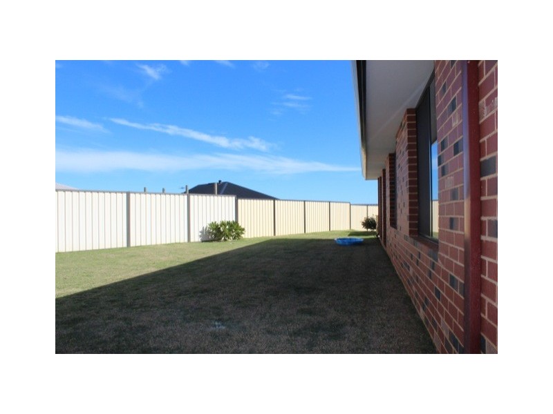 37 Ego Creek Loop, Waggrakine WA 6530