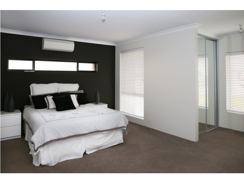 15 Crusader Heights, Wandina WA 6530