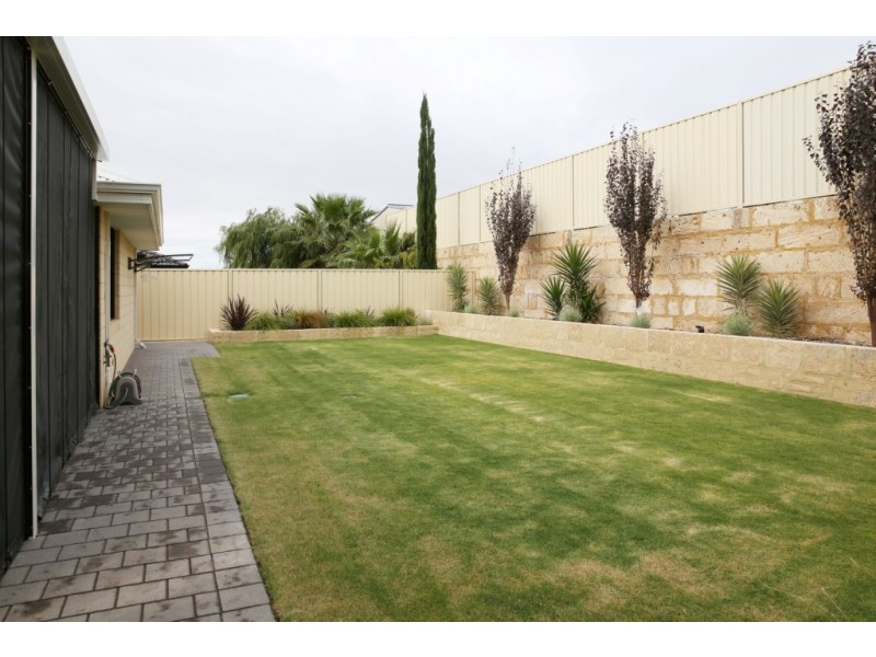 15 Crusader Heights, Wandina WA 6530