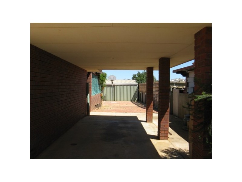 20 Broadfield Close, Utakarra WA 6530