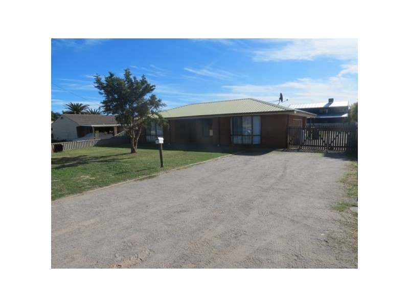 223 First Street, Wonthella WA 6530
