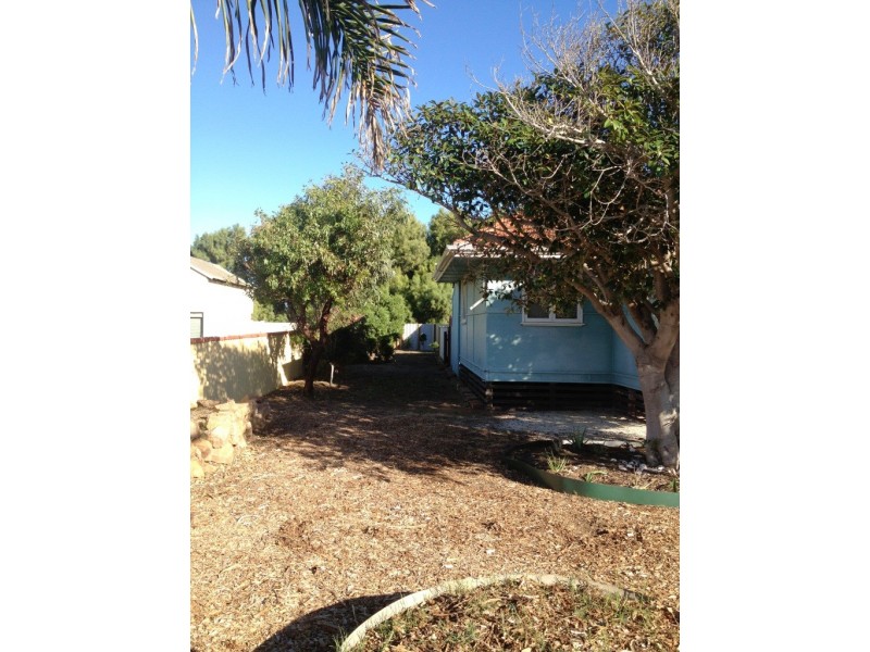 36 Crowther Street, Beachlands WA 6530