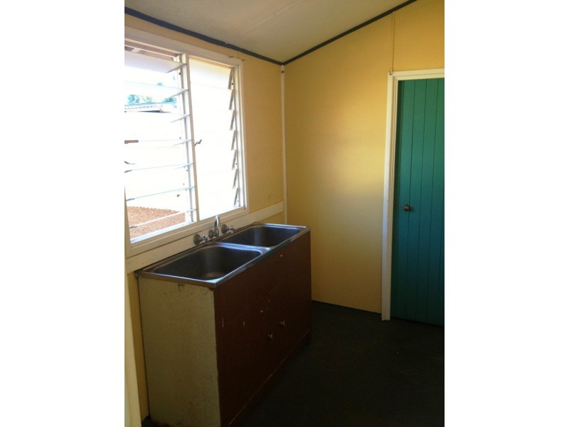 36 Crowther Street, Beachlands WA 6530