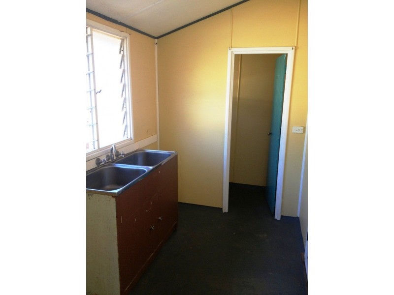 36 Crowther Street, Beachlands WA 6530