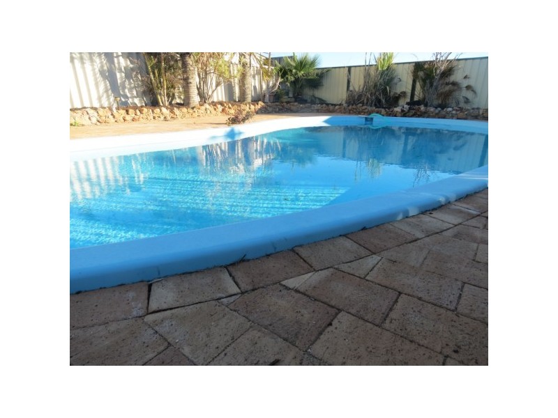 196 Chapman Valley Road, Waggrakine WA 6530