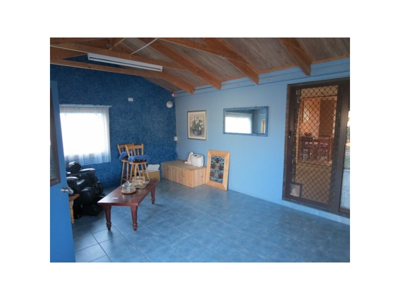 196 Chapman Valley Road, Waggrakine WA 6530