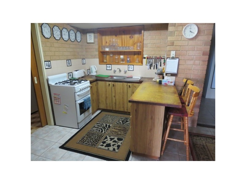 196 Chapman Valley Road, Waggrakine WA 6530