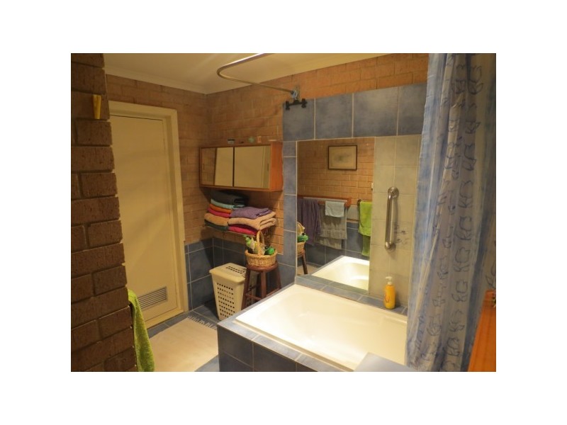 196 Chapman Valley Road, Waggrakine WA 6530