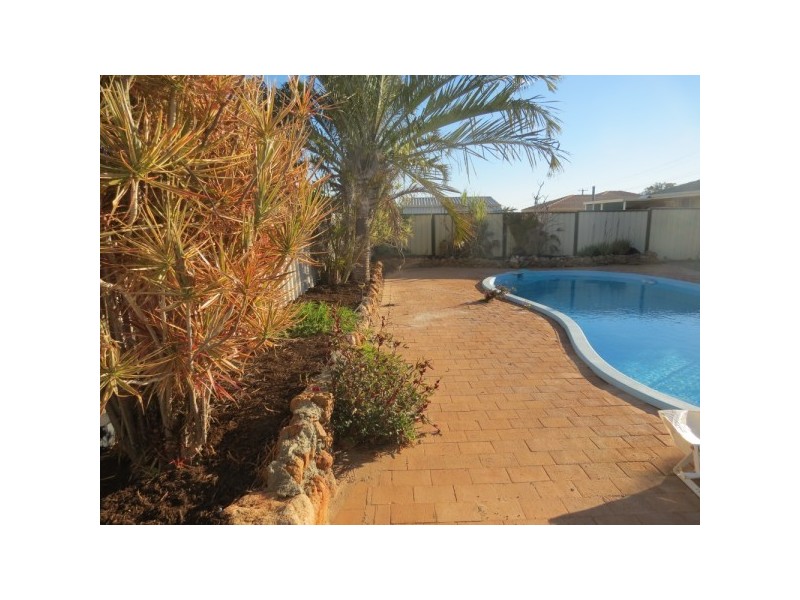 196 Chapman Valley Road, Waggrakine WA 6530