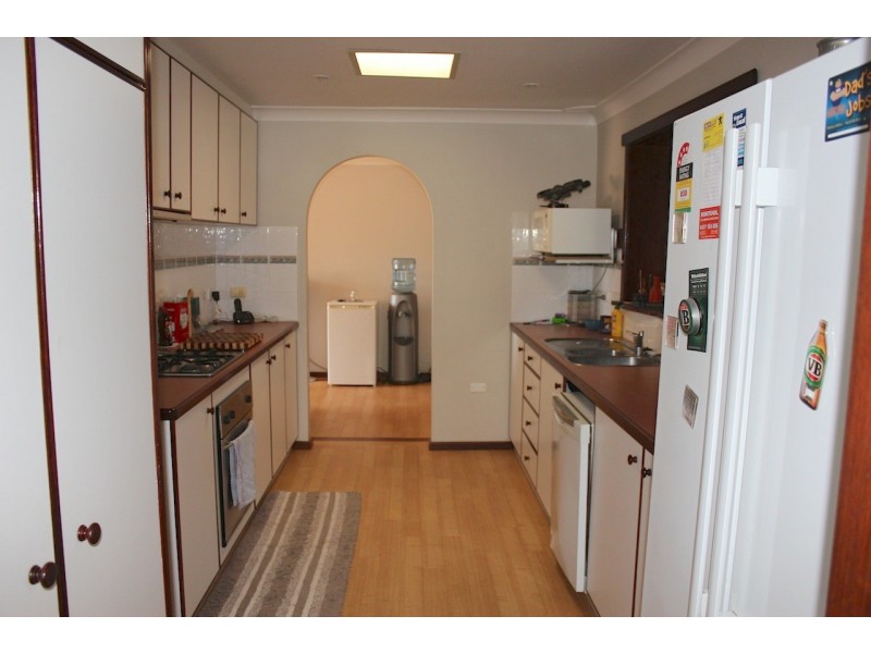 18 Thomas Avenue, Geraldton WA 6530