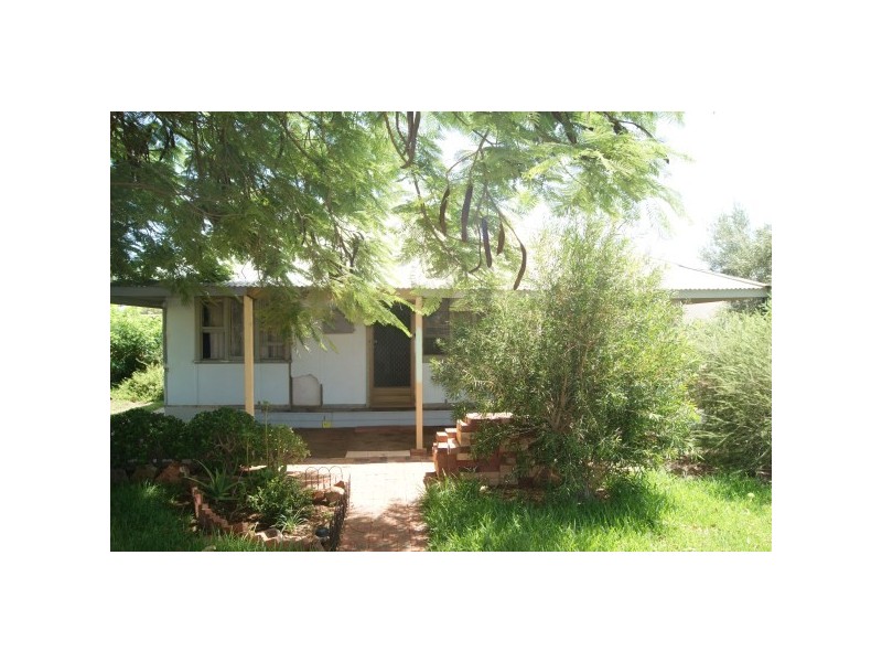 231 First Street, Wonthella WA 6530