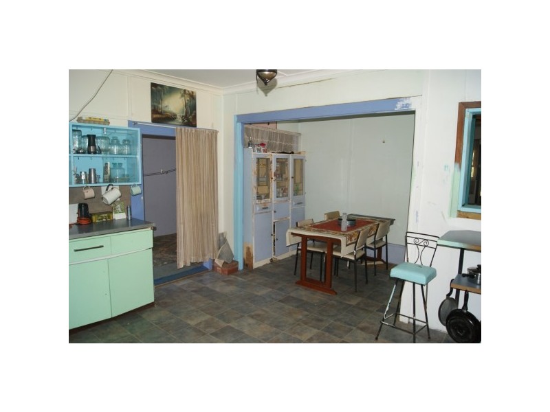 231 First Street, Wonthella WA 6530