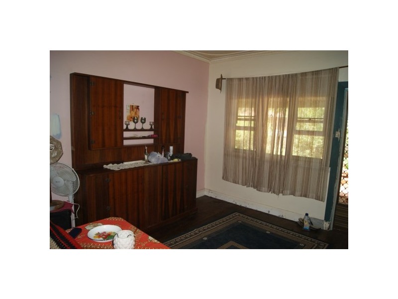 231 First Street, Wonthella WA 6530