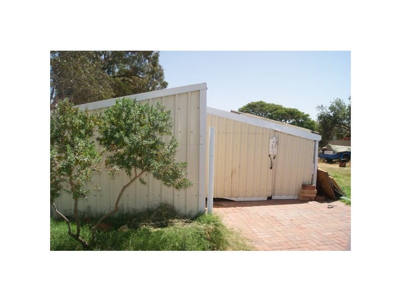 231 First Street, Wonthella WA 6530