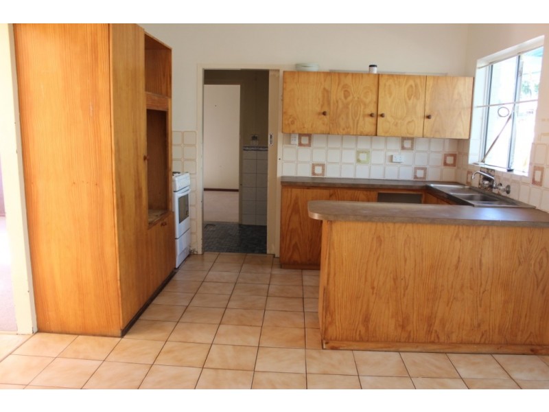 19 Maidstone Street, Mount Tarcoola WA 6530