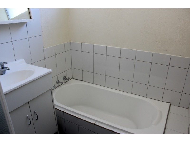 19 Maidstone Street, Mount Tarcoola WA 6530