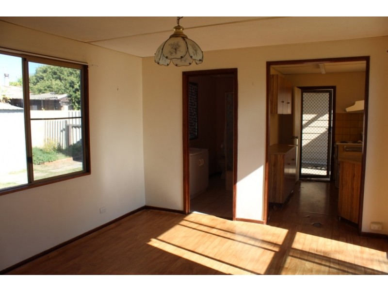 19 Maidstone Street, Mount Tarcoola WA 6530