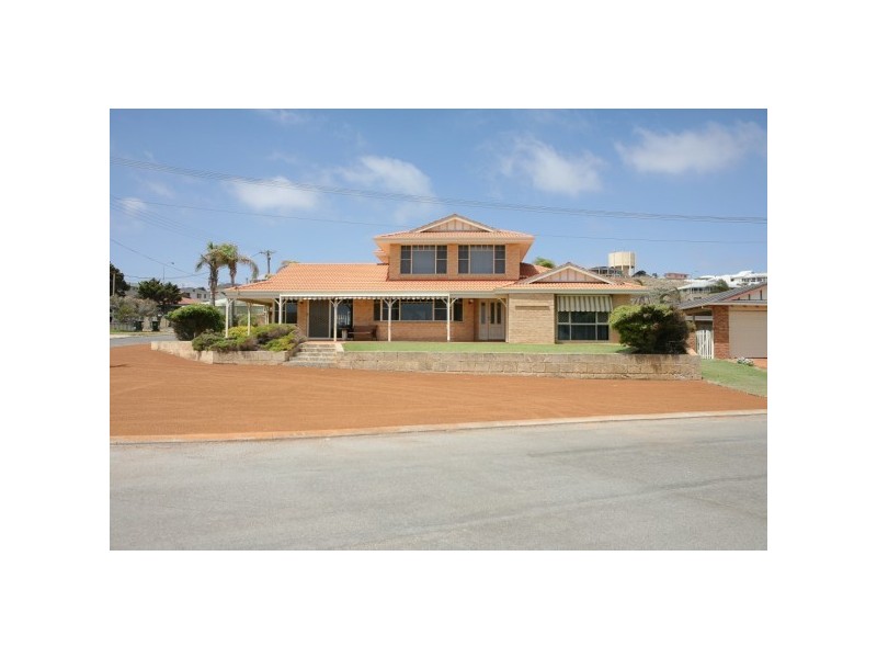 11 Blackburn Crescent, Tarcoola Beach WA 6530