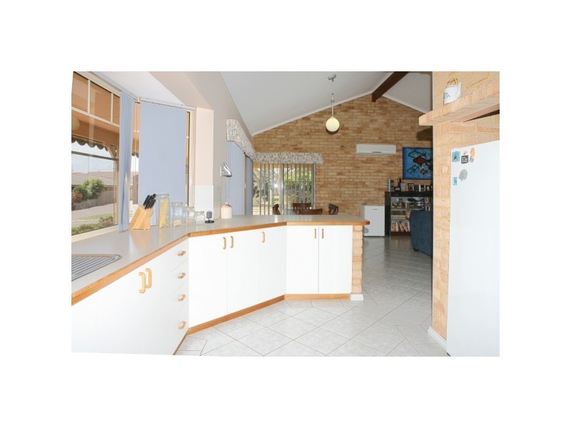 11 Blackburn Crescent, Tarcoola Beach WA 6530