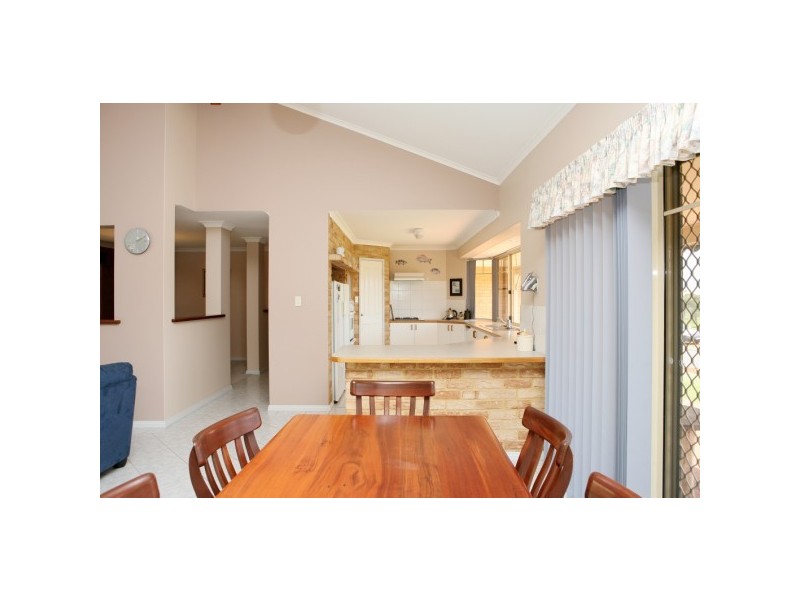 11 Blackburn Crescent, Tarcoola Beach WA 6530