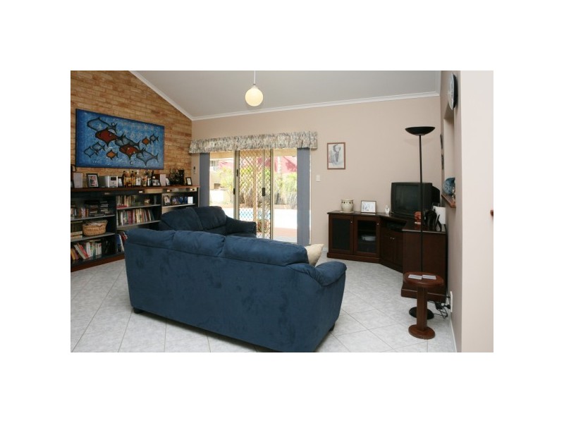 11 Blackburn Crescent, Tarcoola Beach WA 6530