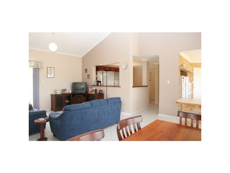 11 Blackburn Crescent, Tarcoola Beach WA 6530