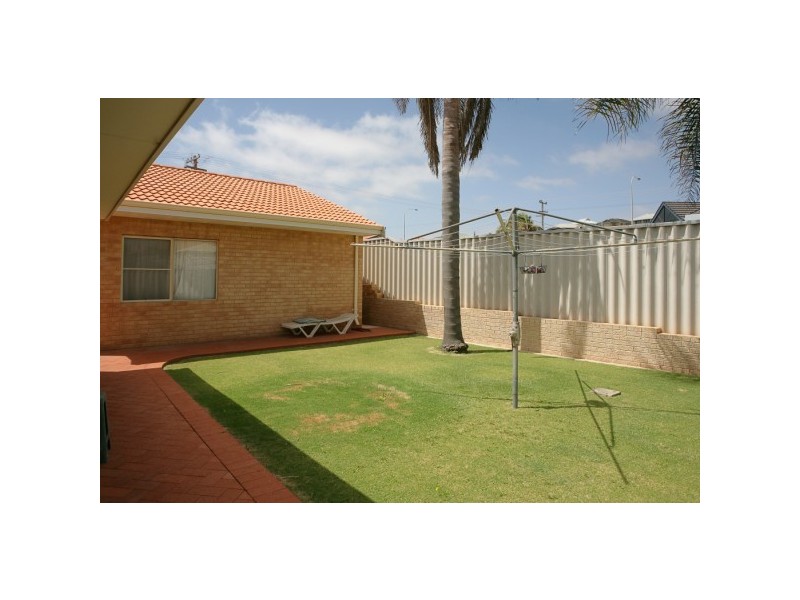 11 Blackburn Crescent, Tarcoola Beach WA 6530