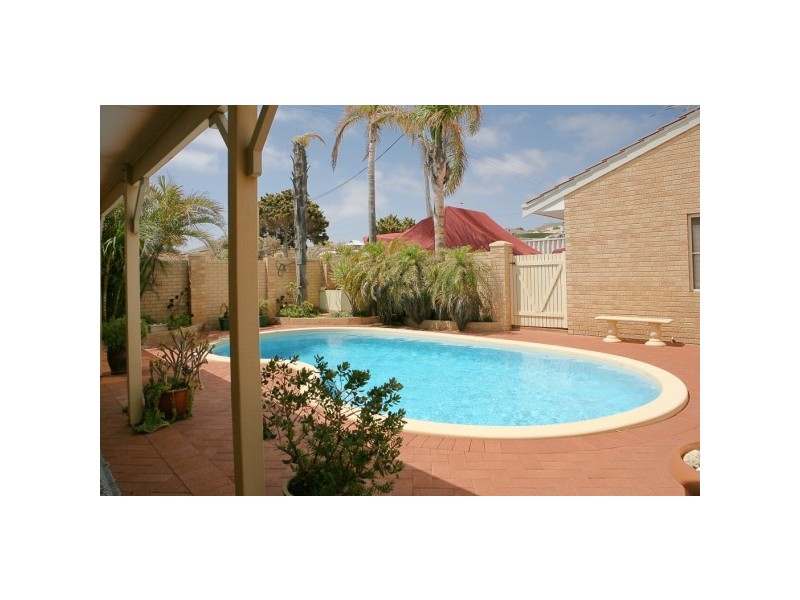 11 Blackburn Crescent, Tarcoola Beach WA 6530