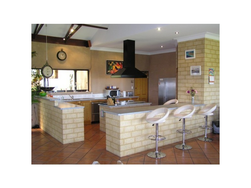 34 Stephen Road, Waggrakine WA 6530