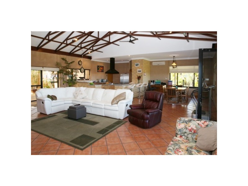 34 Stephen Road, Waggrakine WA 6530