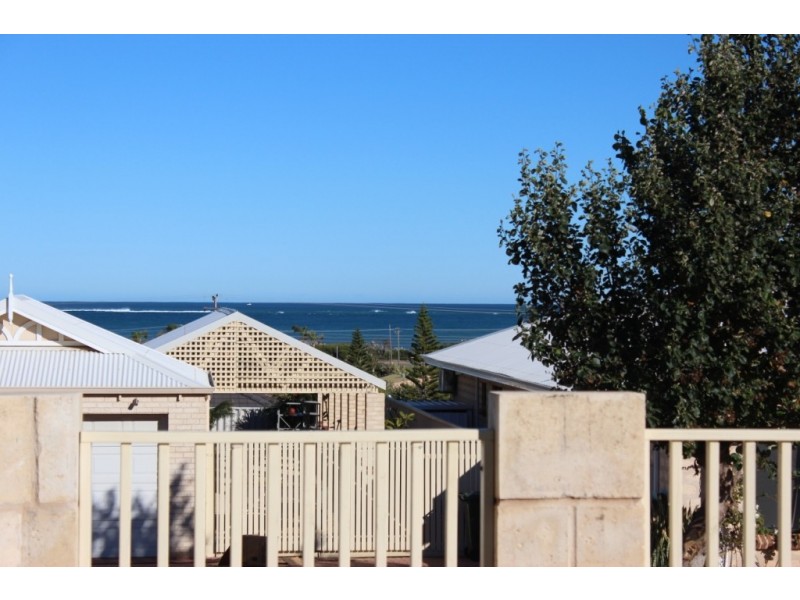 5 Seaview Boulevard, Wandina WA 6530