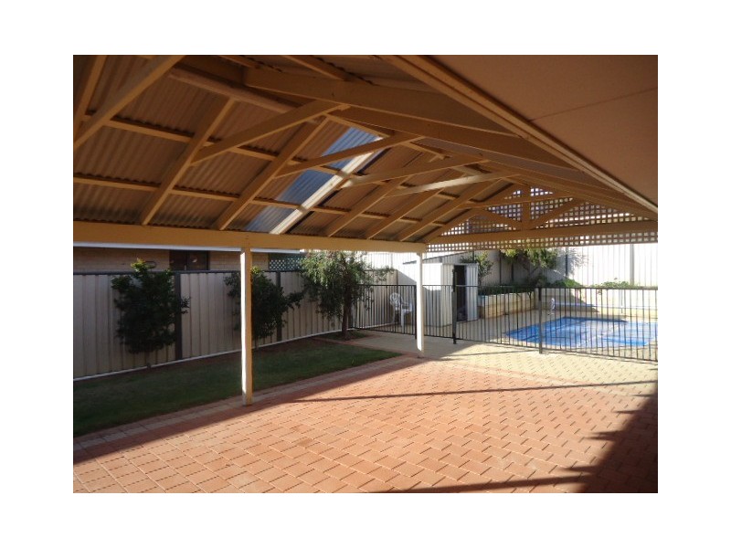 5 Seaview Boulevard, Wandina WA 6530