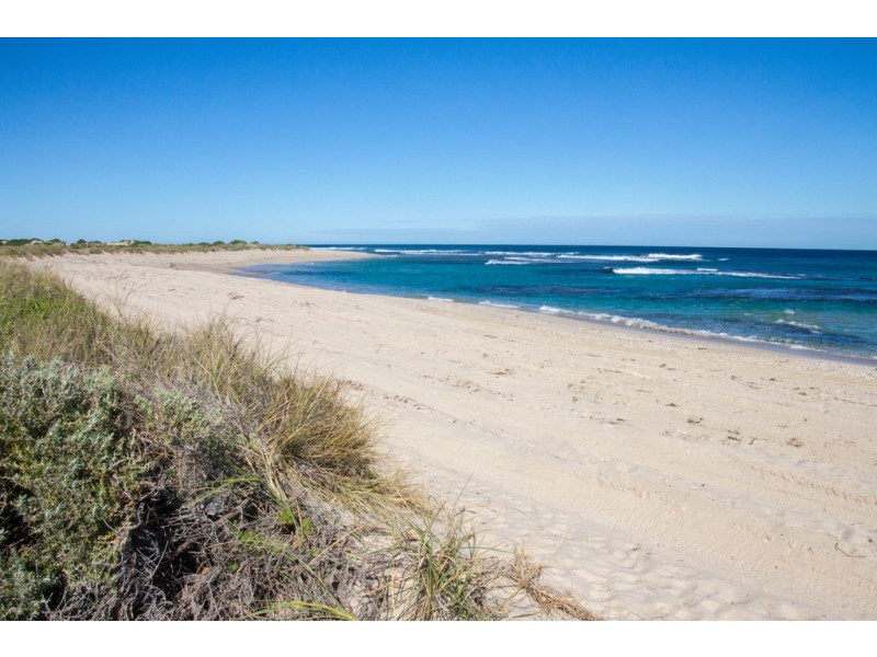 136 Glenfield Beach Drive, Glenfield WA 6532