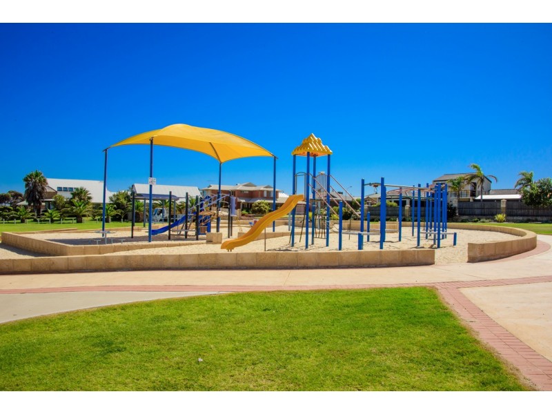 136 Glenfield Beach Drive, Glenfield WA 6532
