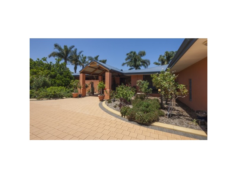 32 Hosken Street, Bluff Point WA 6530