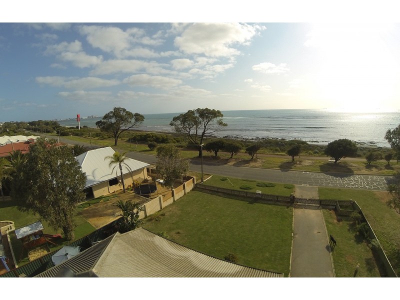 68 Kempton Street, Bluff Point WA 6530