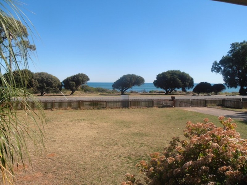 68 Kempton Street, Bluff Point WA 6530