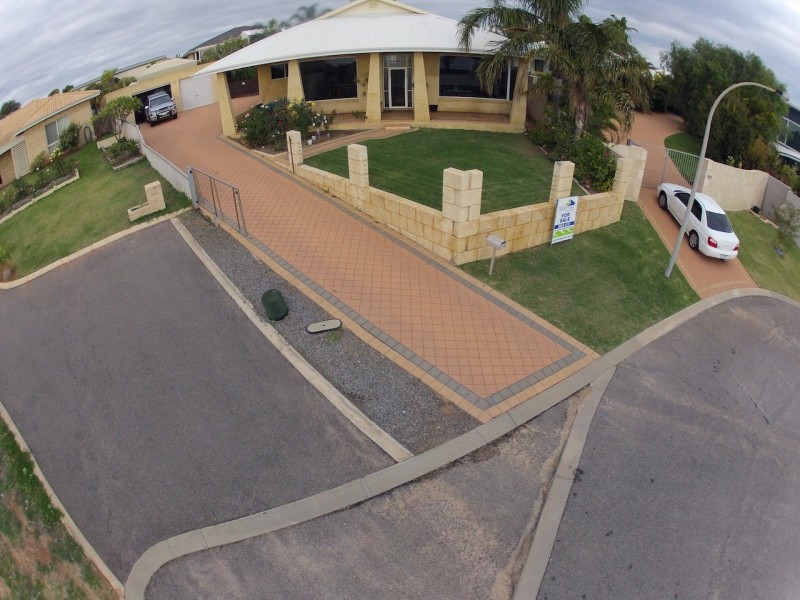 12 Bluewater Close, Drummond Cove WA 6532