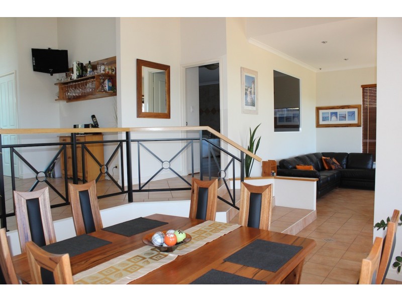 12 Bluewater Close, Drummond Cove WA 6532