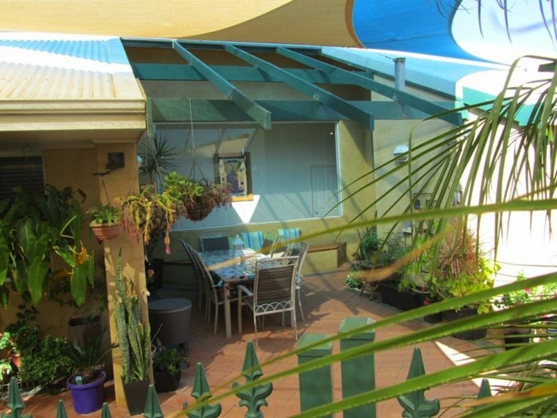 12 Bluewater Close, Drummond Cove WA 6532