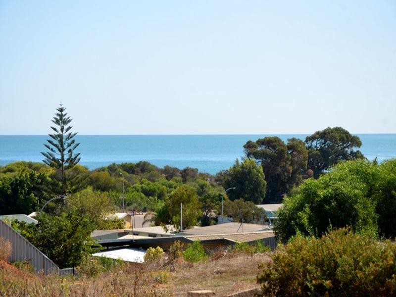 12 Bluewater Close, Drummond Cove WA 6532