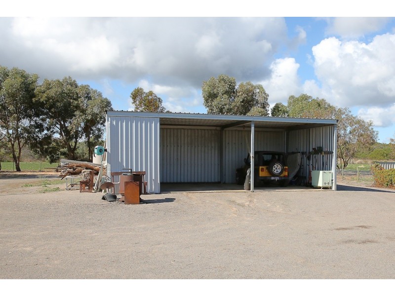 960 Chapman Road, Glenfield WA 6532