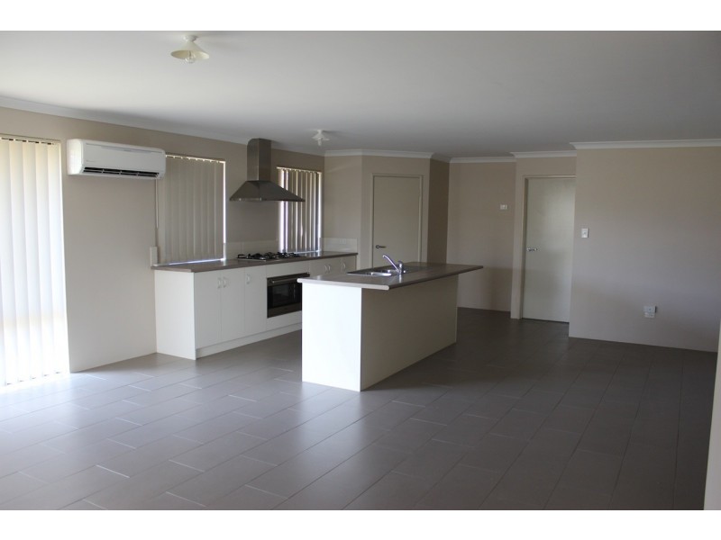 9 Barnacle Road, Drummond Cove WA 6532