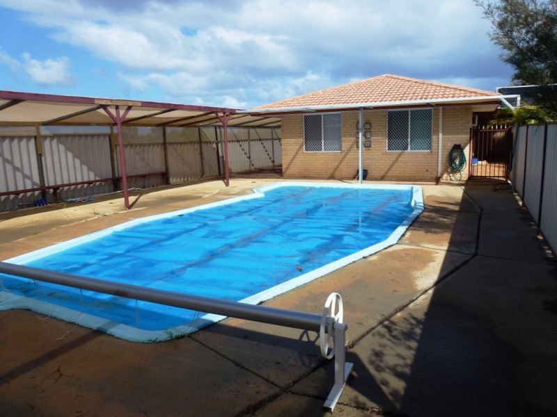 7 Mugana Crescent, Waggrakine WA 6530