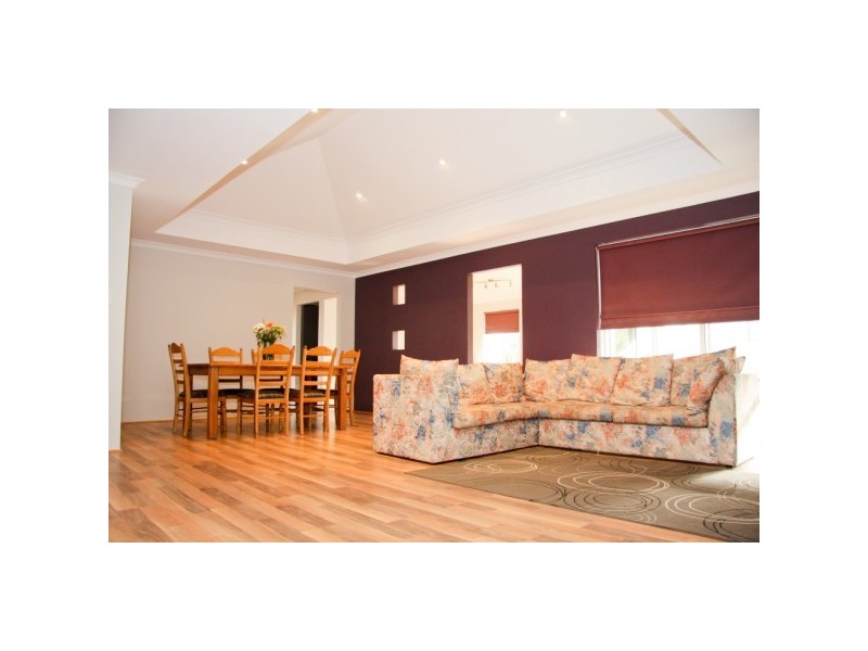 10 Jackson Loop, Wandina WA 6530