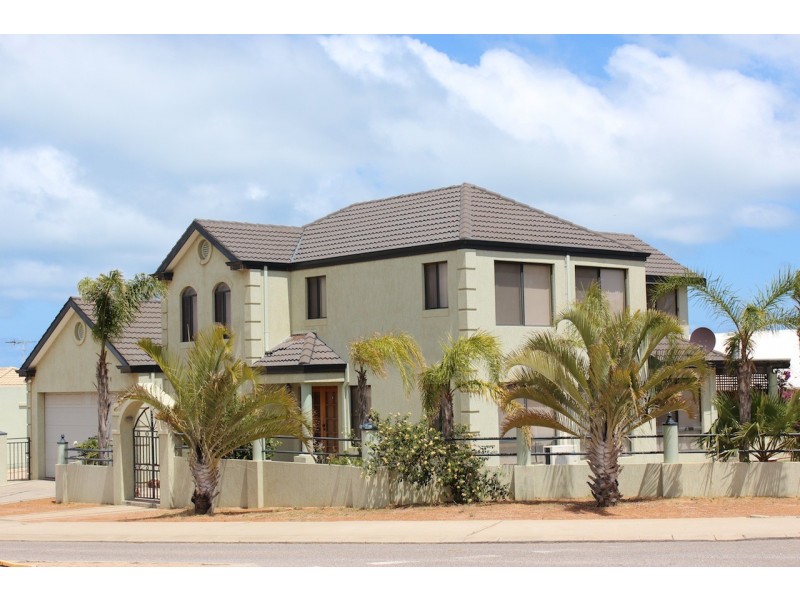 8 Endeavour Drive, Wandina WA 6530