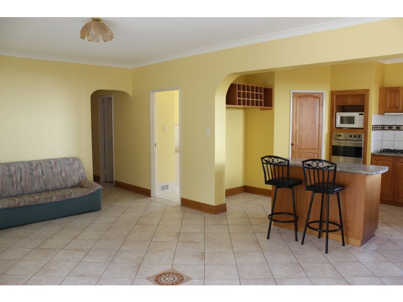 8 Endeavour Drive, Wandina WA 6530