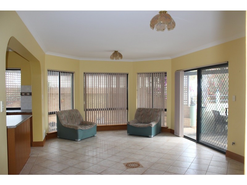 8 Endeavour Drive, Wandina WA 6530